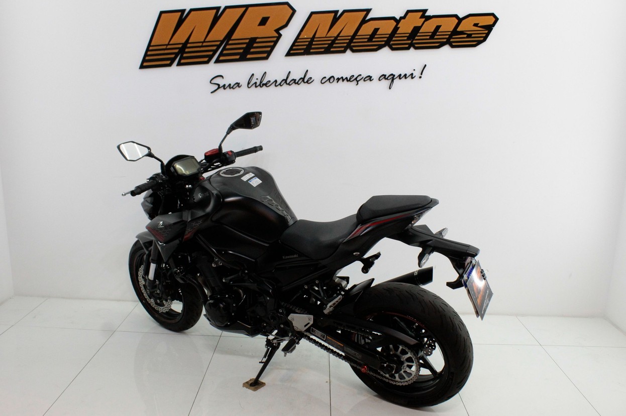 KAWASAKI Z900