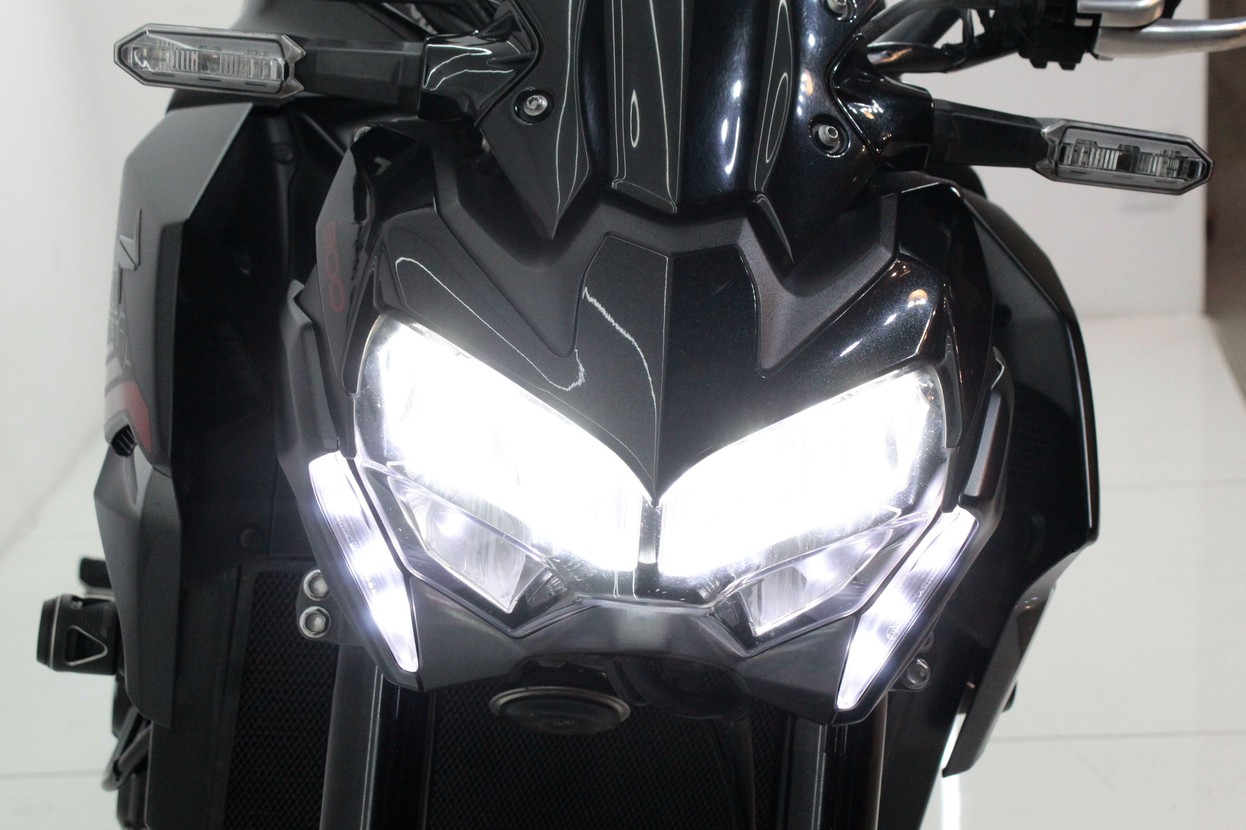 KAWASAKI Z900