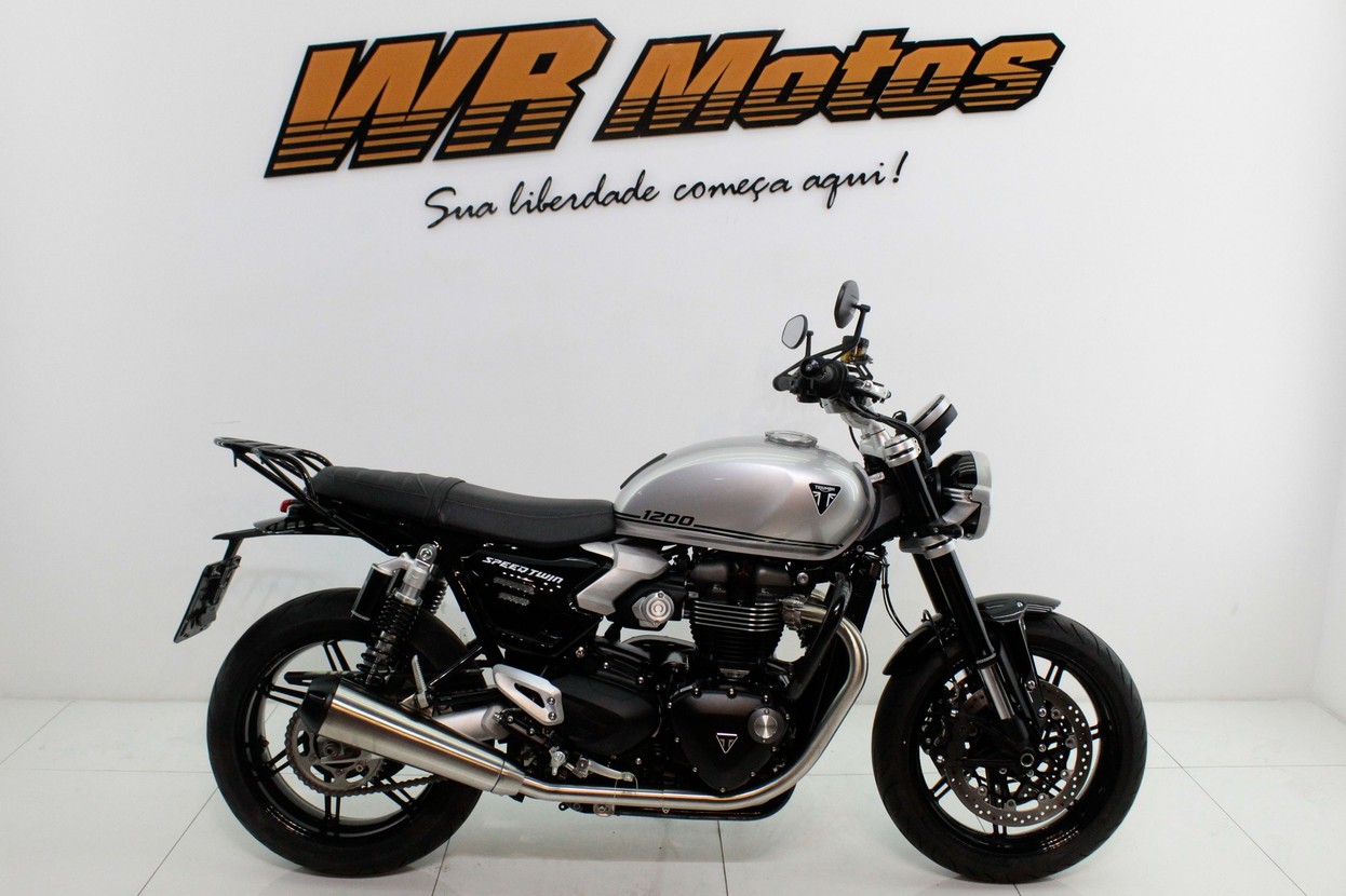 TRIUMPH SPEED TWIN 