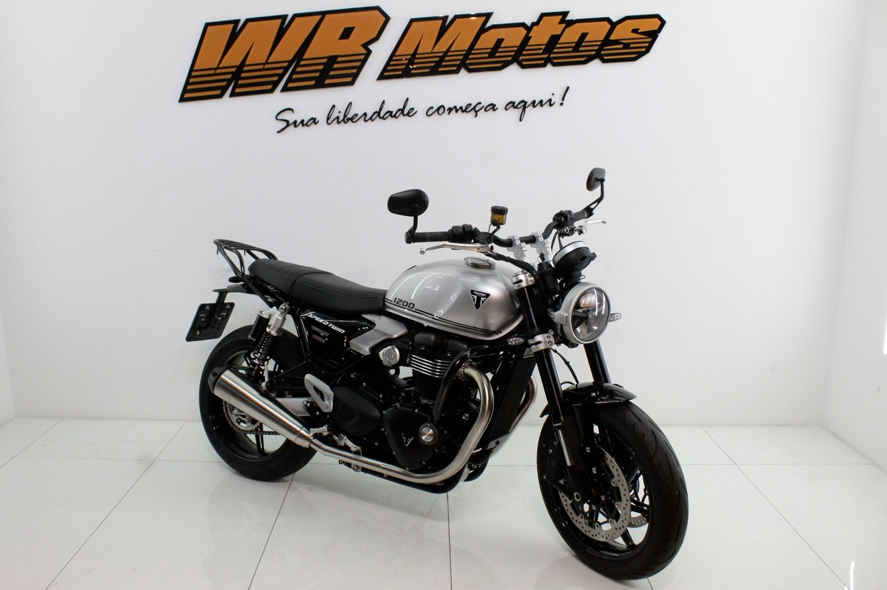 TRIUMPH SPEED TWIN 