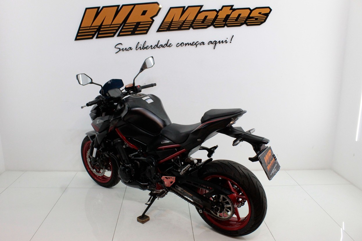 KAWASAKI Z900