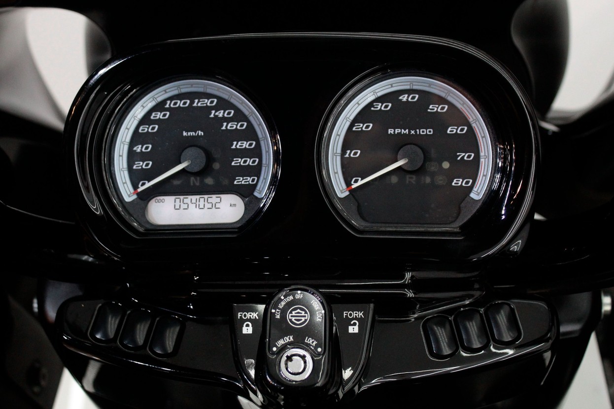 HARLEY-DAVIDSON ROAD GLIDE LIMITED