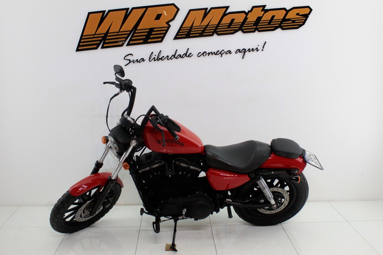 HARLEY-DAVIDSON SPORTSTER XL 883 R