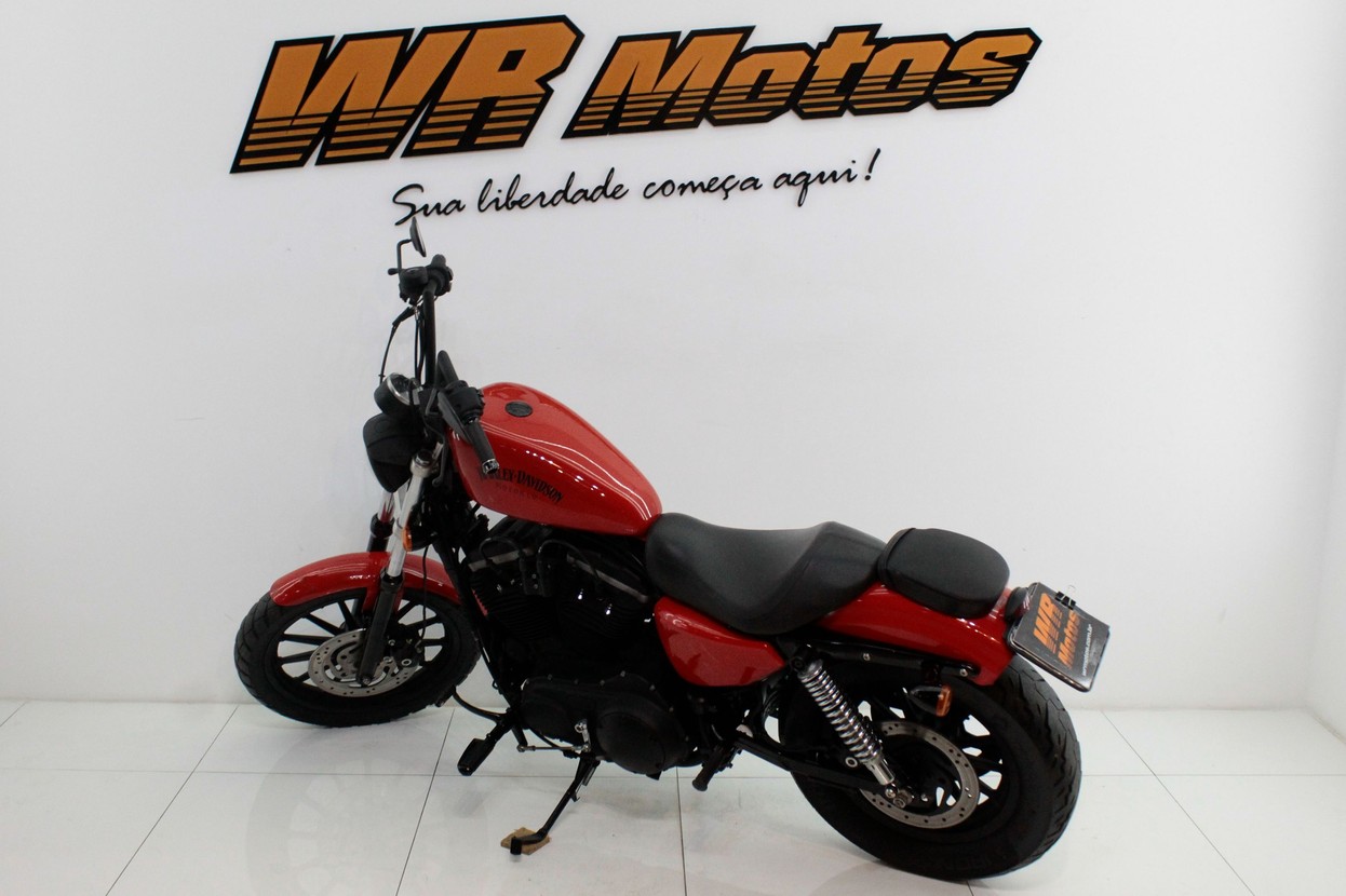 HARLEY-DAVIDSON SPORTSTER XL 883 R