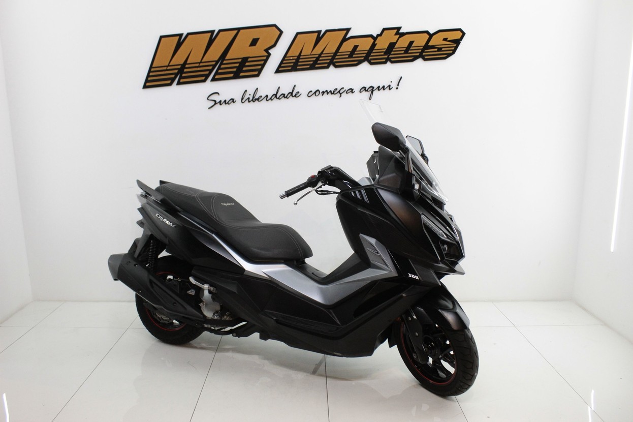DAFRA CRUISYM 300 ABS