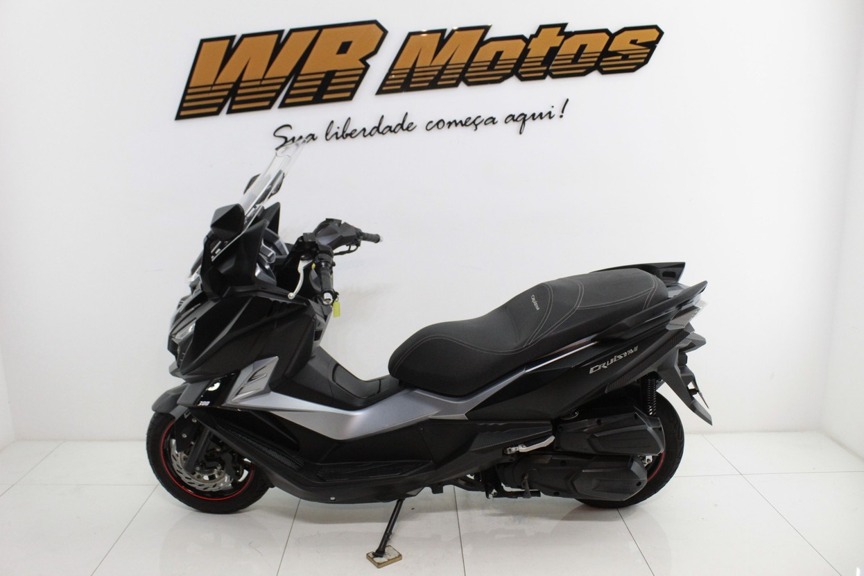 DAFRA CRUISYM 300 ABS