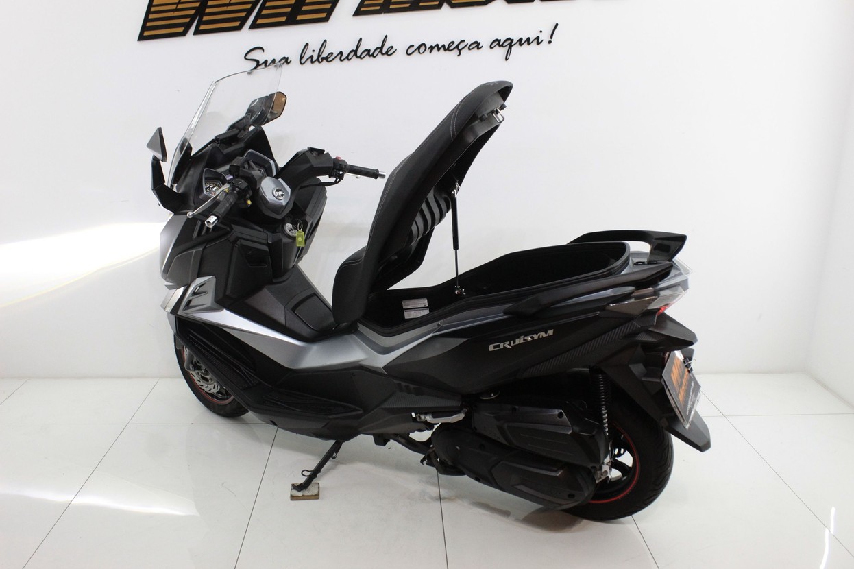 DAFRA CRUISYM 300 ABS