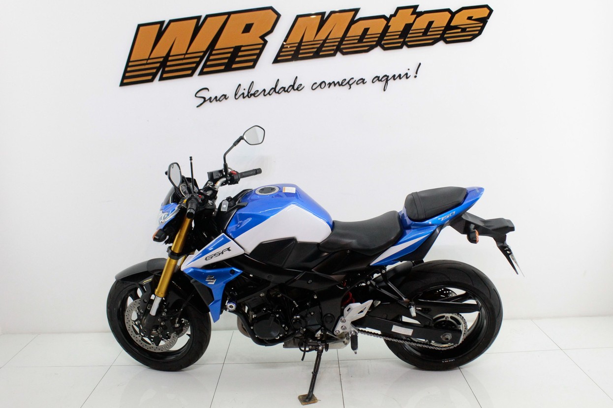 SUZUKI GSR 750
