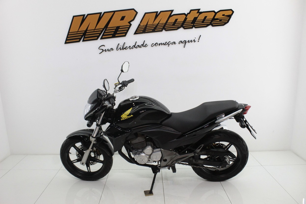 HONDA CB 300R