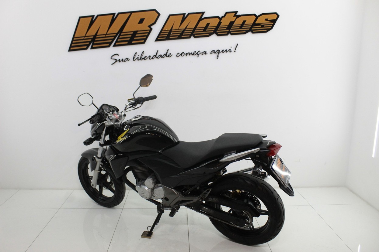 HONDA CB 300R