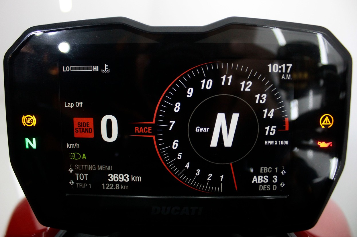 DUCATI STREETFIGHTER V4 S