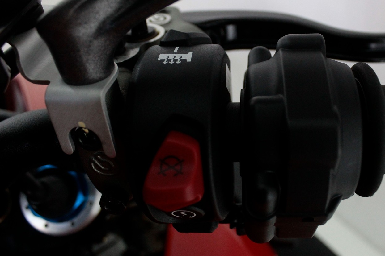 DUCATI STREETFIGHTER V4 S