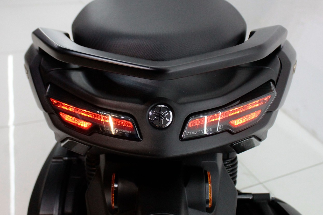 YAMAHA NMAX CONNECTED 160 ABS