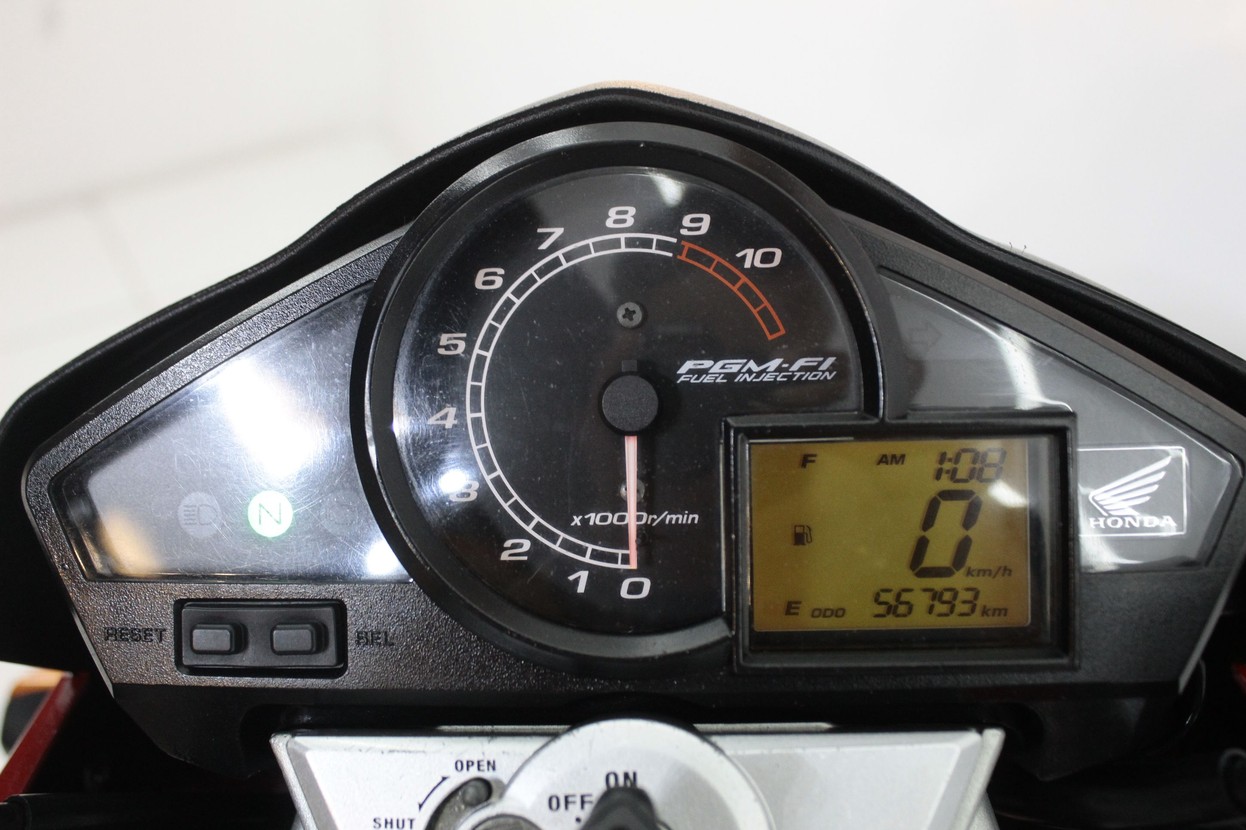 HONDA CB 300R