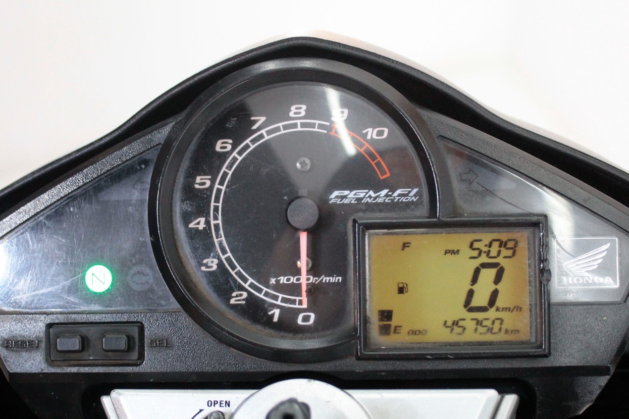 HONDA CB 300R