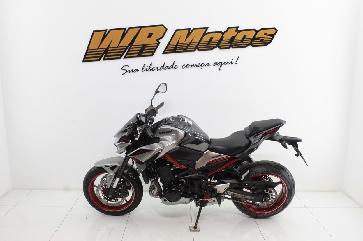 KAWASAKI Z900