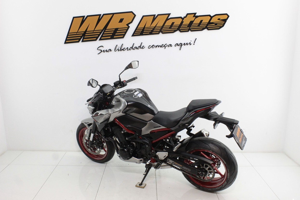 KAWASAKI Z900
