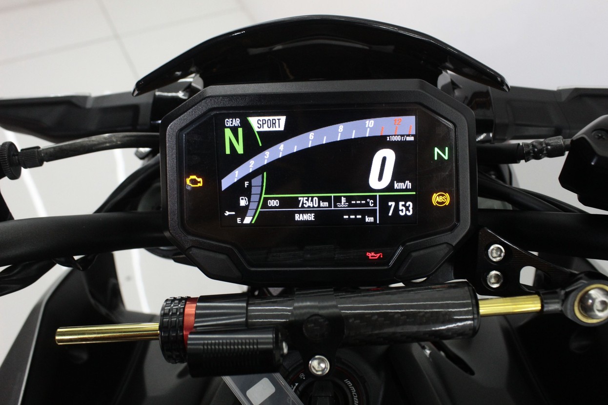 KAWASAKI Z900