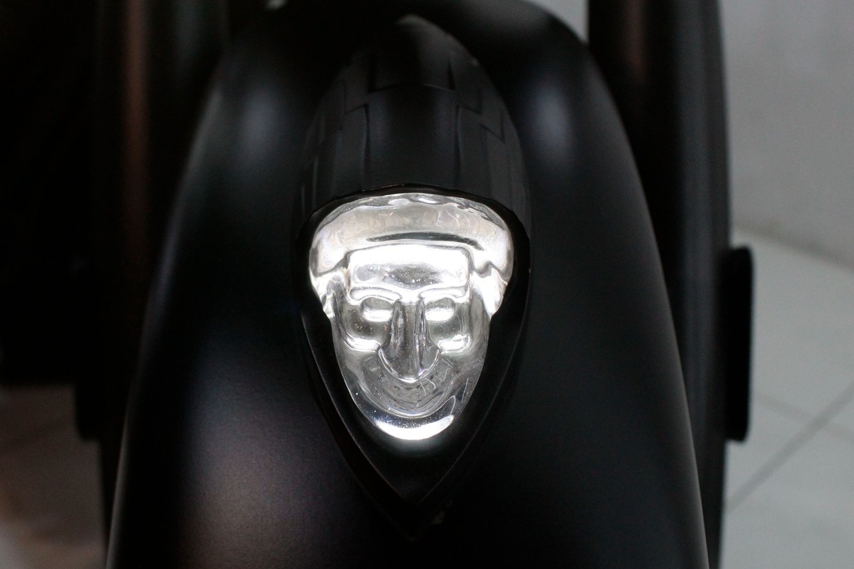 INDIAN CHIEFTAIN DARK HORSE