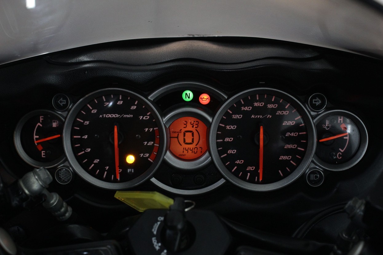 SUZUKI HAYABUSA GSX 1300RA