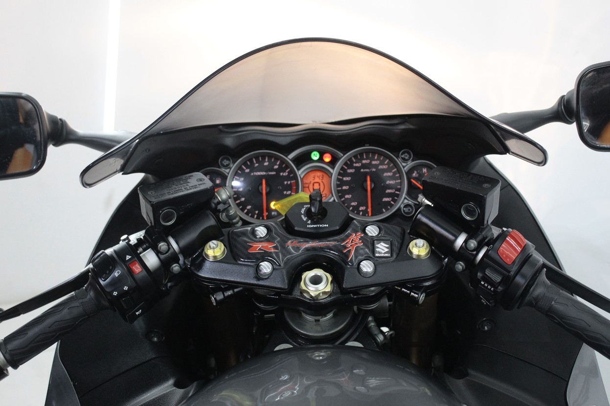 SUZUKI HAYABUSA GSX 1300RA