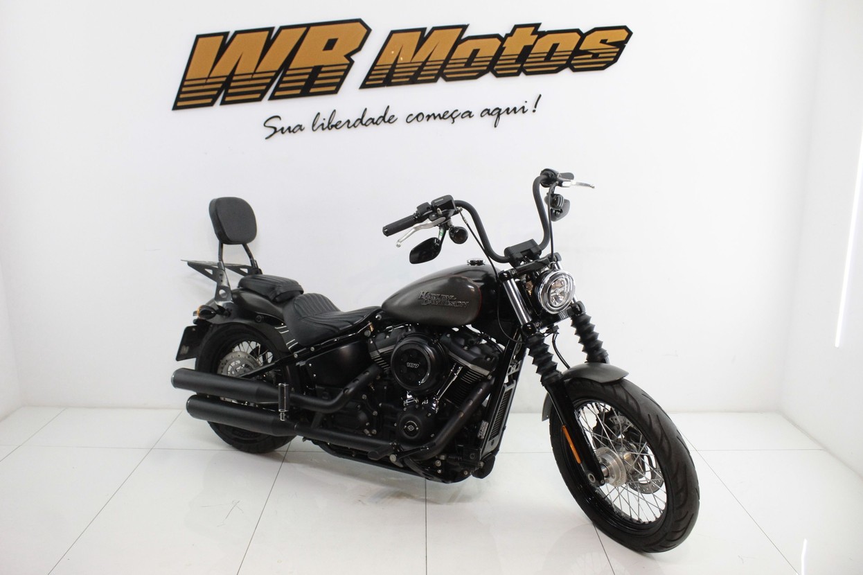 HARLEY-DAVIDSON SOFTAIL STREET BOB