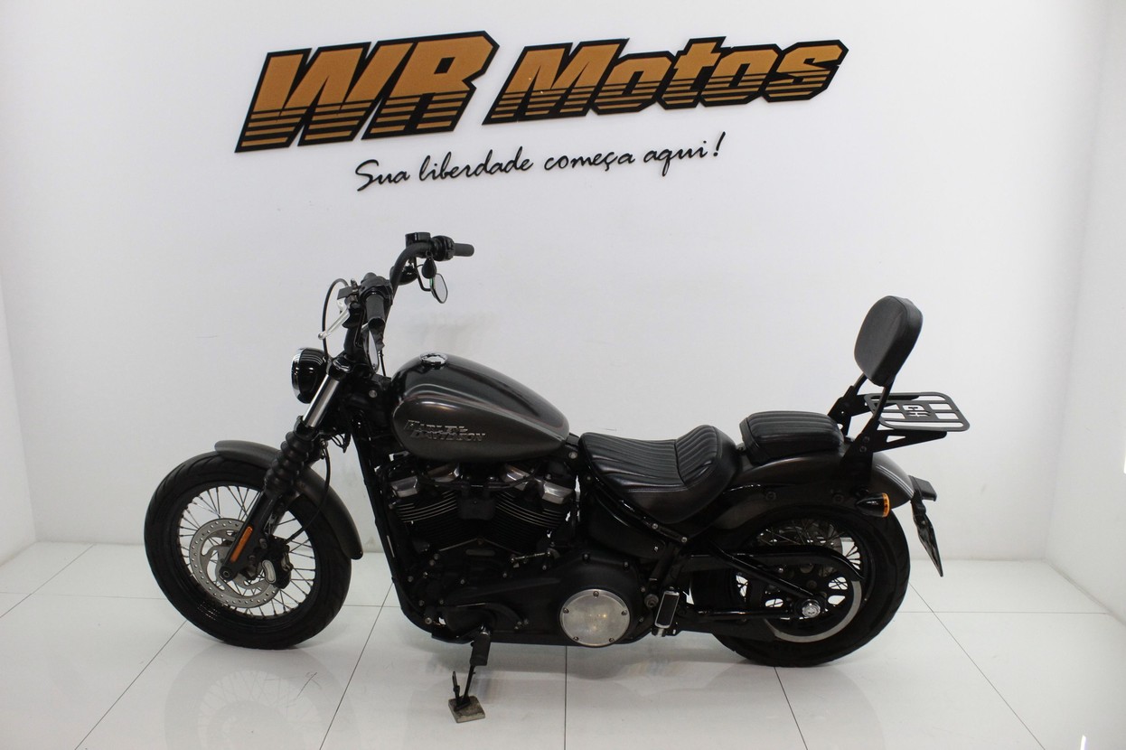 HARLEY-DAVIDSON SOFTAIL STREET BOB