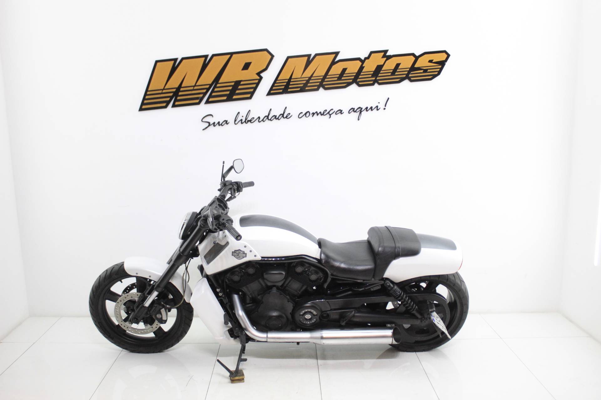 HARLEY-DAVIDSON V ROD MUSCLE