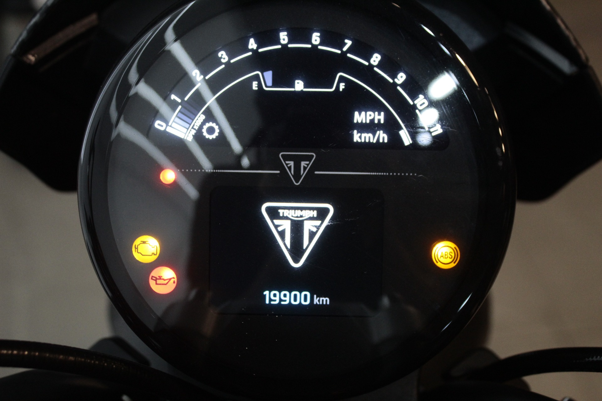 TRIUMPH TRIDENT 660