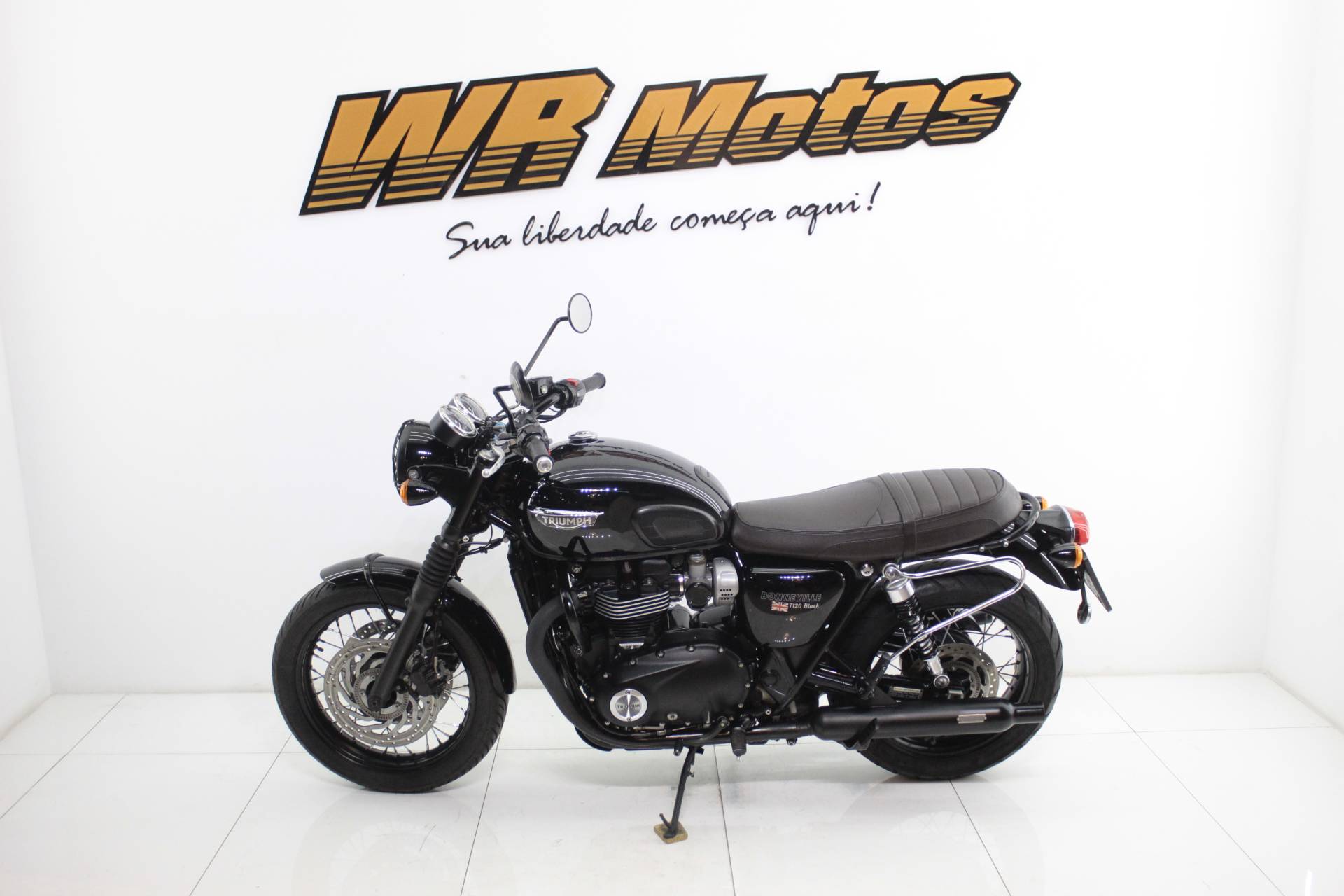 TRIUMPH BONNEVILLE T120 BLACK 1200
