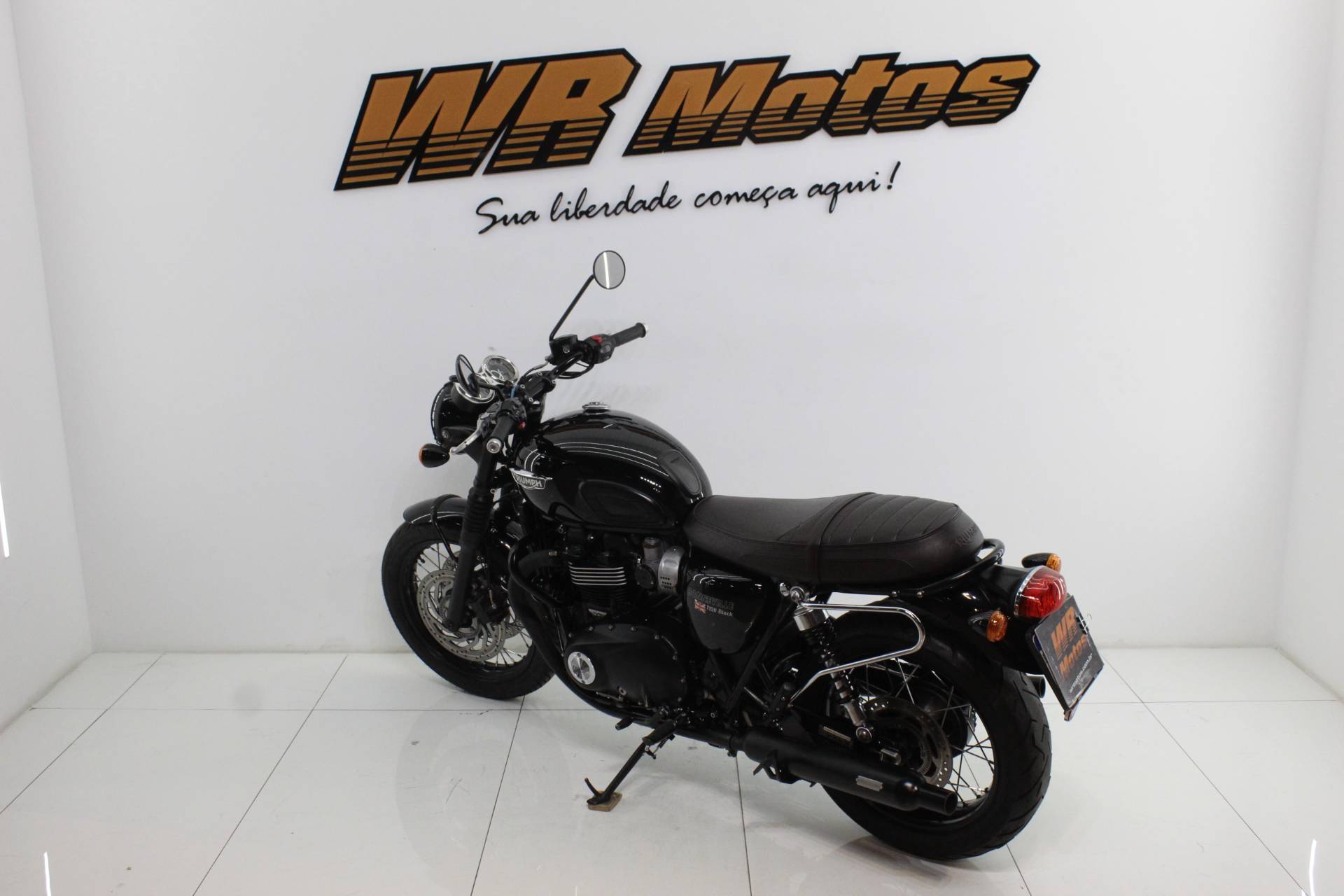 TRIUMPH BONNEVILLE T120 BLACK 1200
