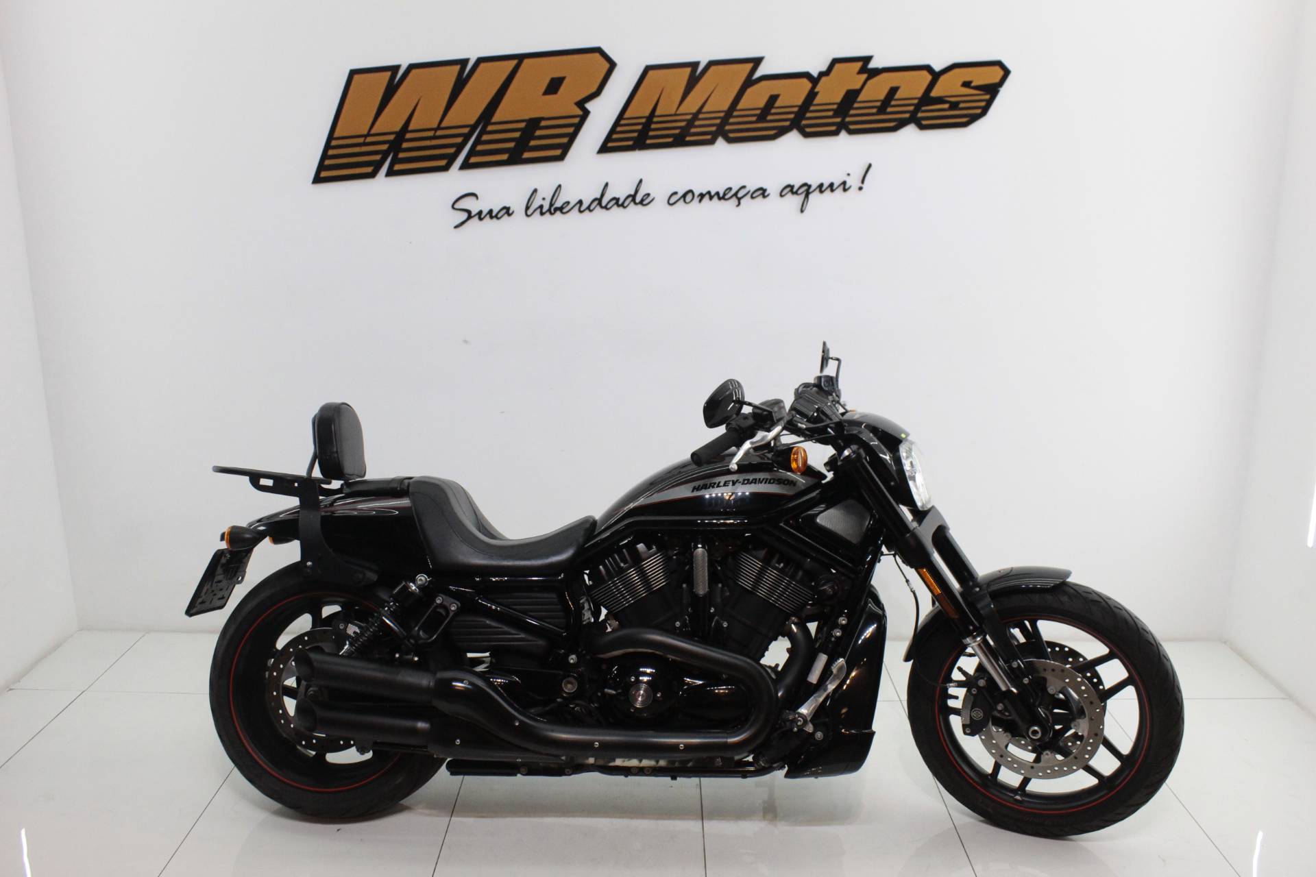 HARLEY-DAVIDSON V ROD MUSCLE