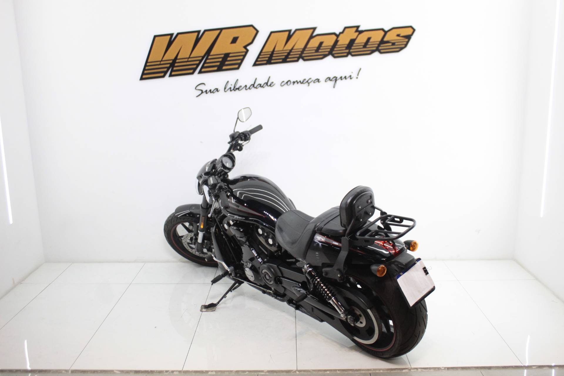 HARLEY-DAVIDSON V ROD MUSCLE