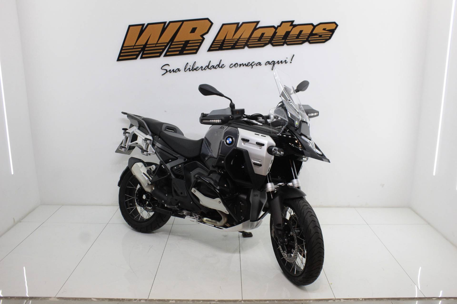 BMW R 1300 GS ADVENTURE TRIPLE BLACK