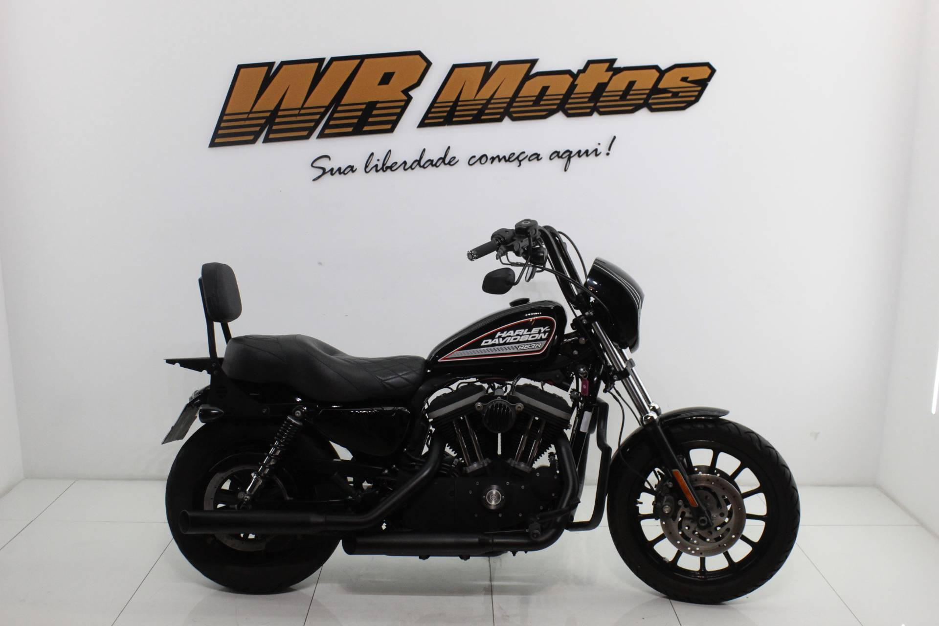 HARLEY-DAVIDSON SPORTSTER XL 883 R