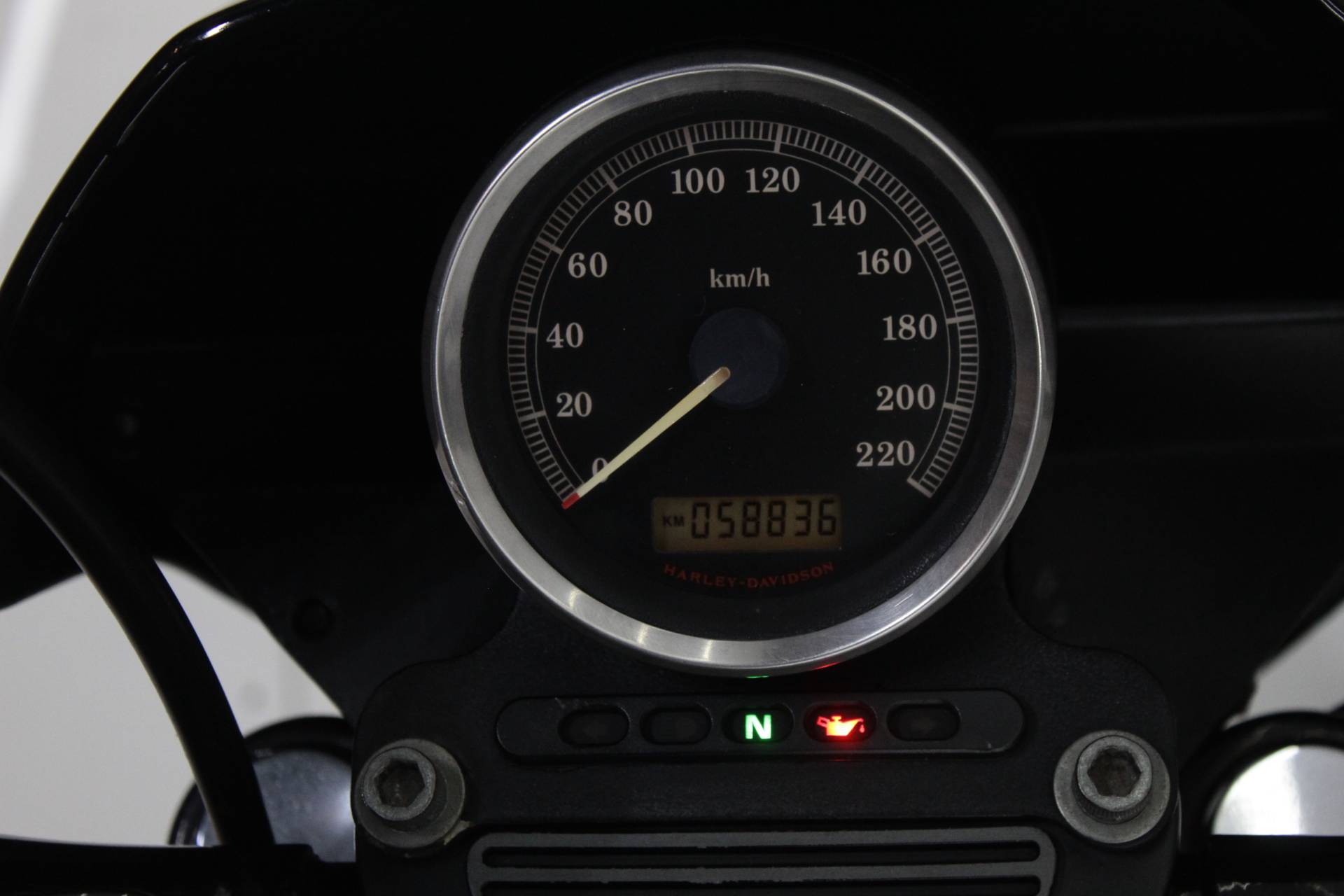 HARLEY-DAVIDSON SPORTSTER XL 883 R