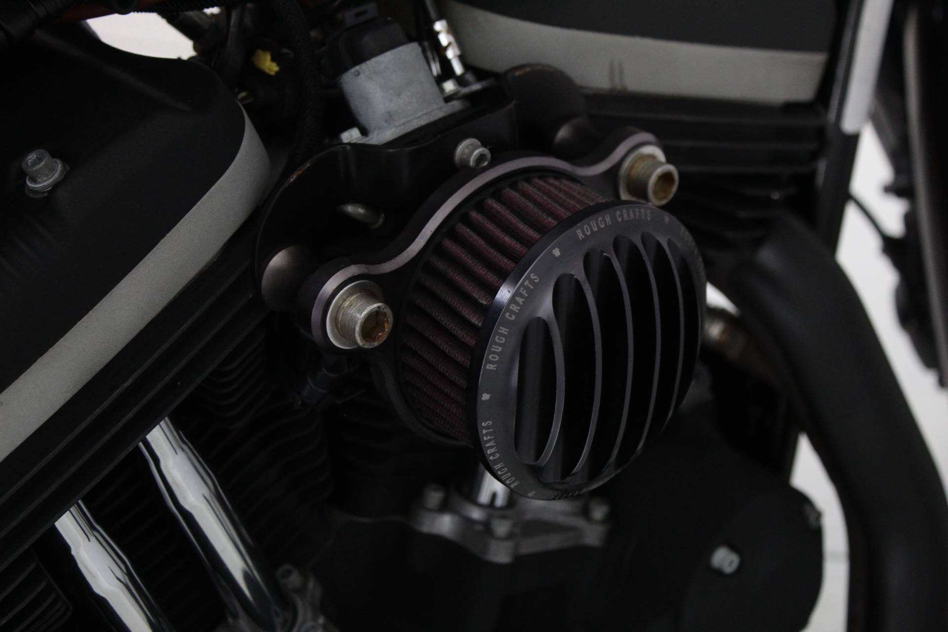 HARLEY-DAVIDSON SPORTSTER XL 883 R
