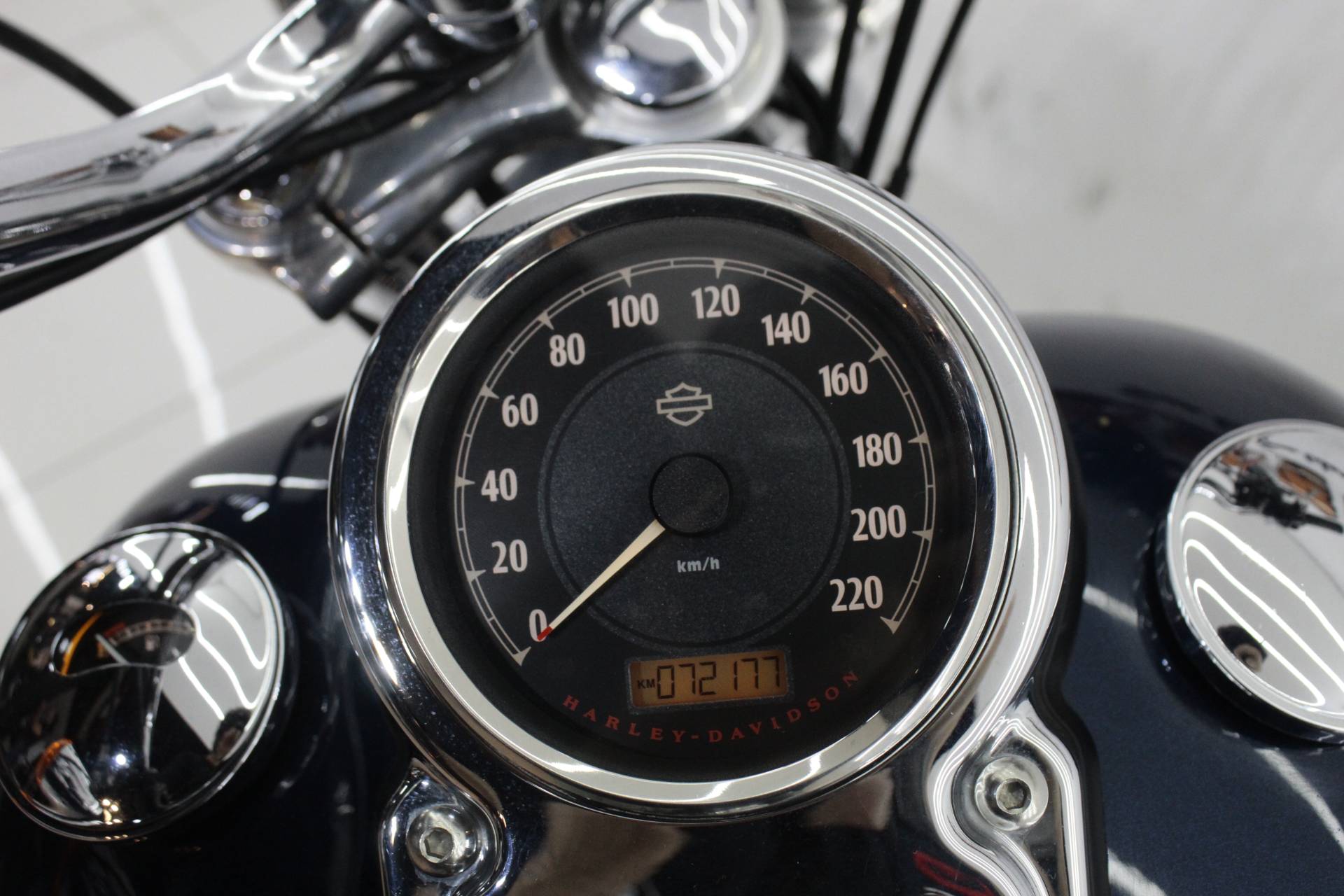 HARLEY-DAVIDSON DYNA SUPER GLIDE CUSTOM