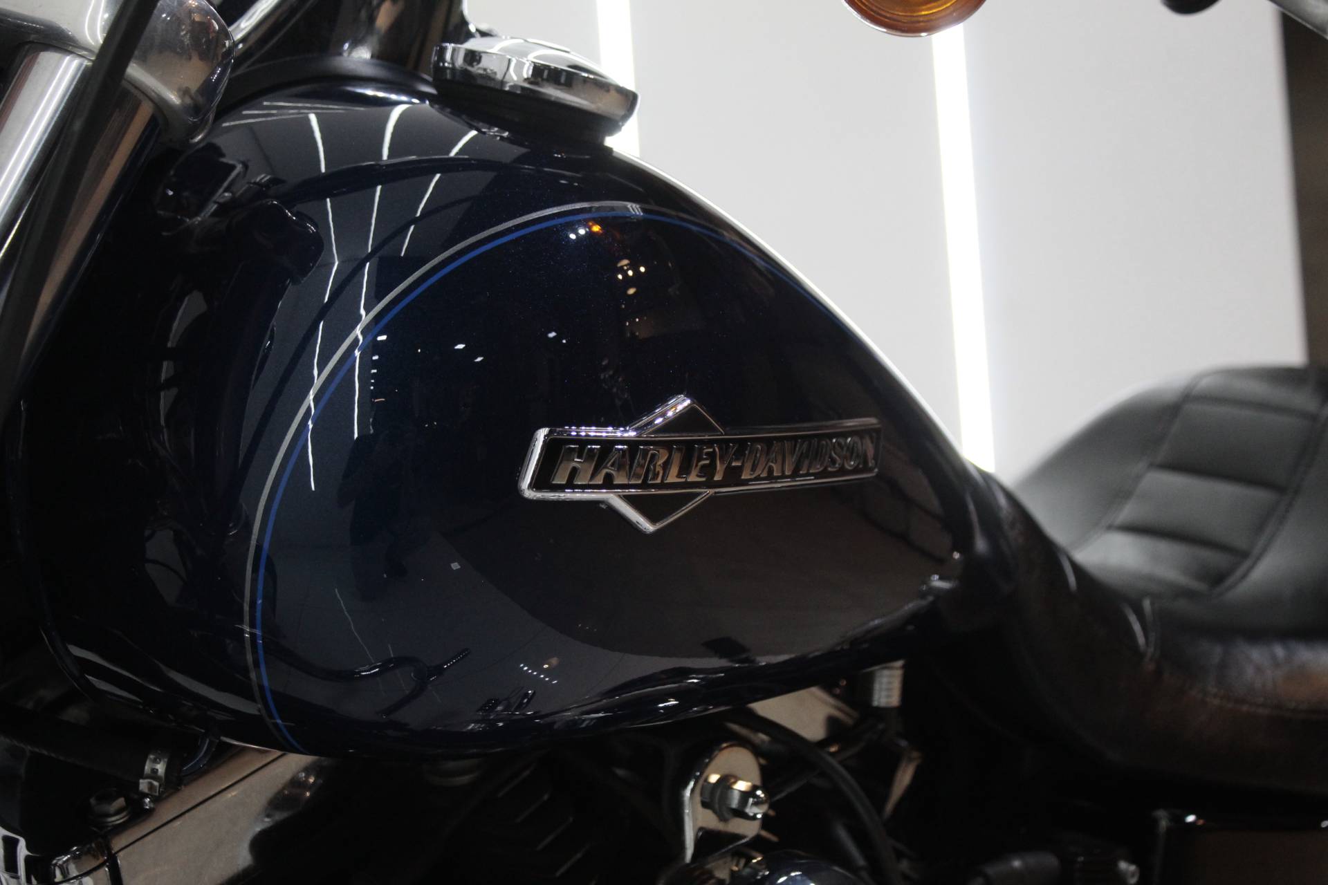 HARLEY-DAVIDSON DYNA SUPER GLIDE CUSTOM