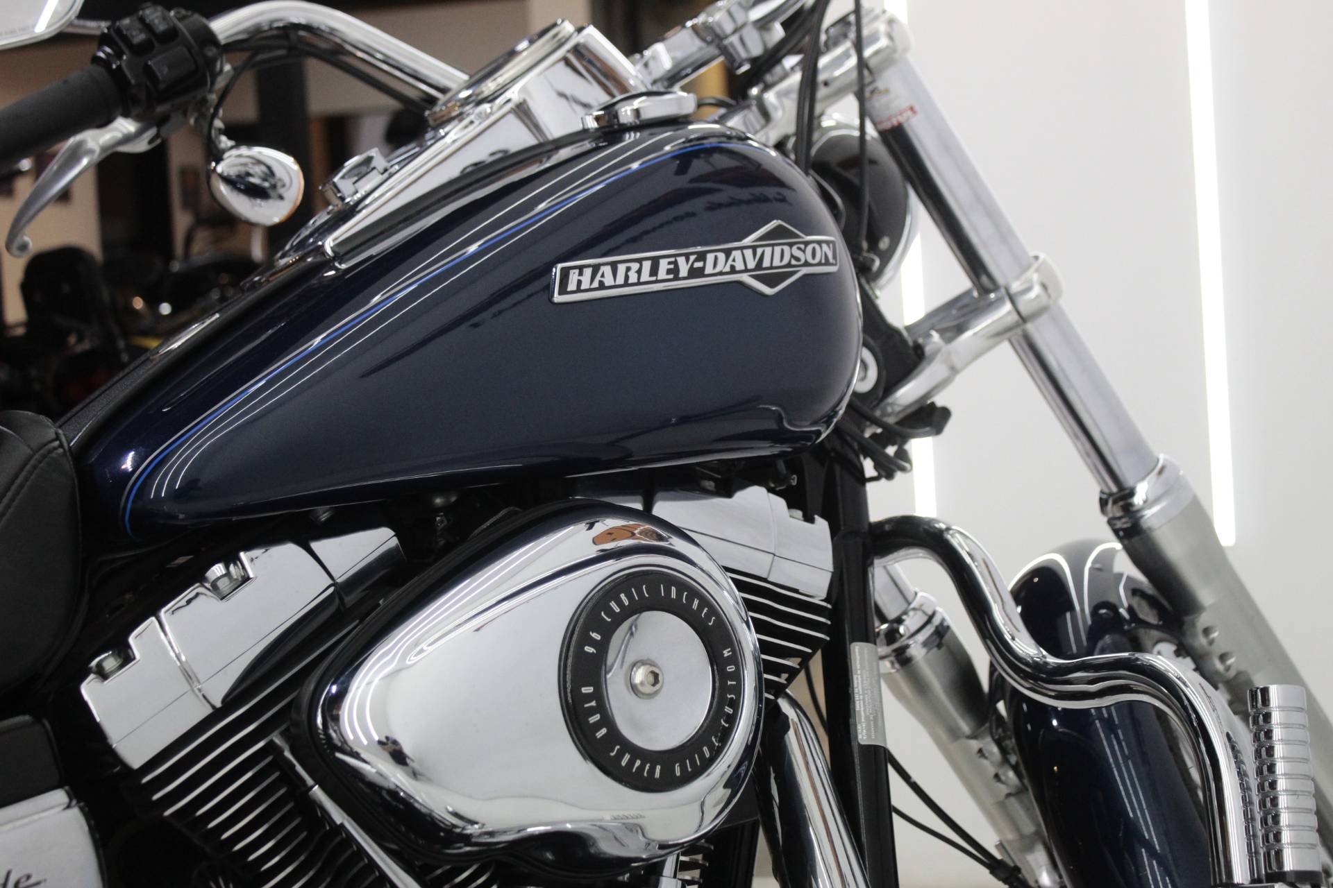 HARLEY-DAVIDSON DYNA SUPER GLIDE CUSTOM