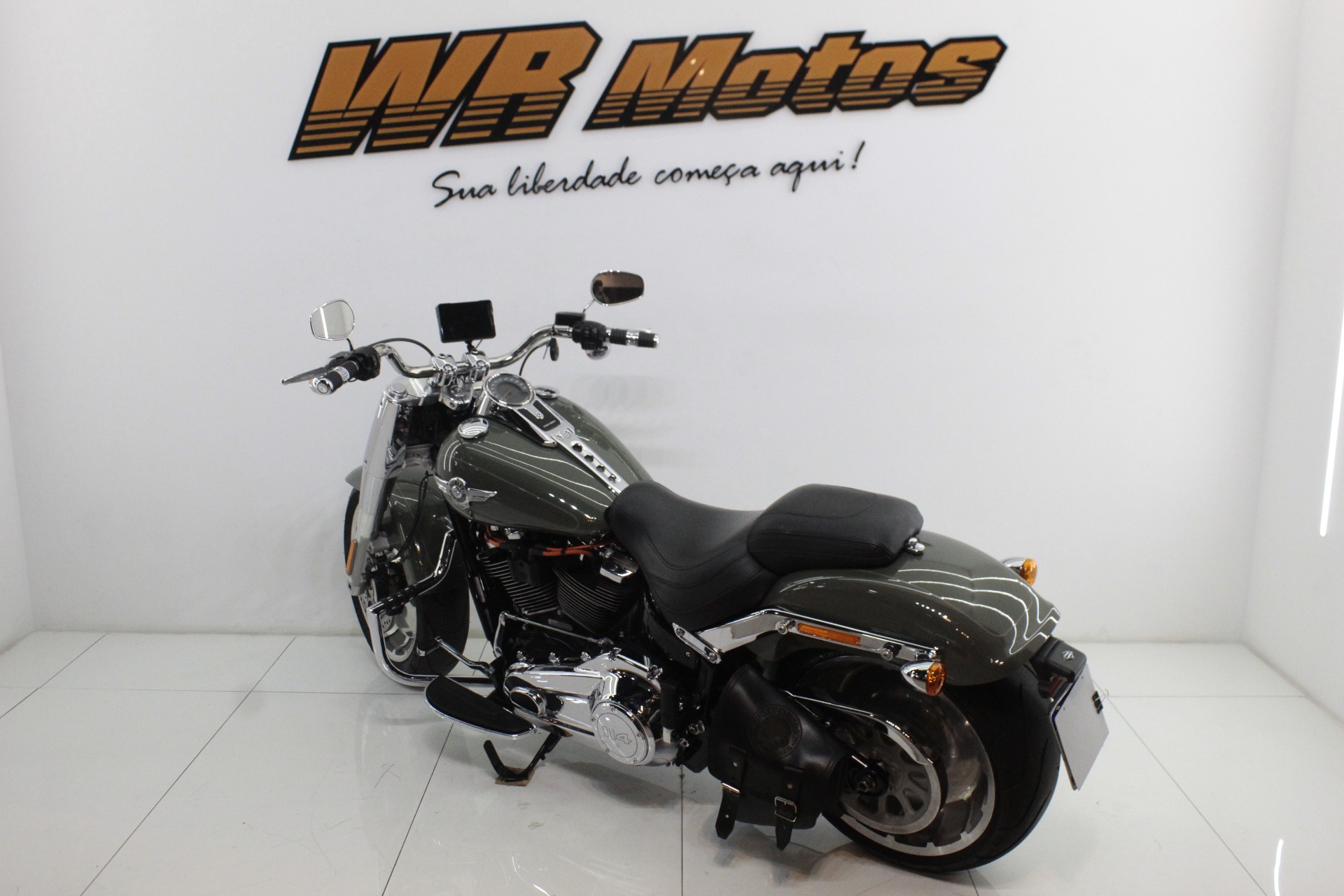 HARLEY-DAVIDSON SOFTAIL FAT BOY 114
