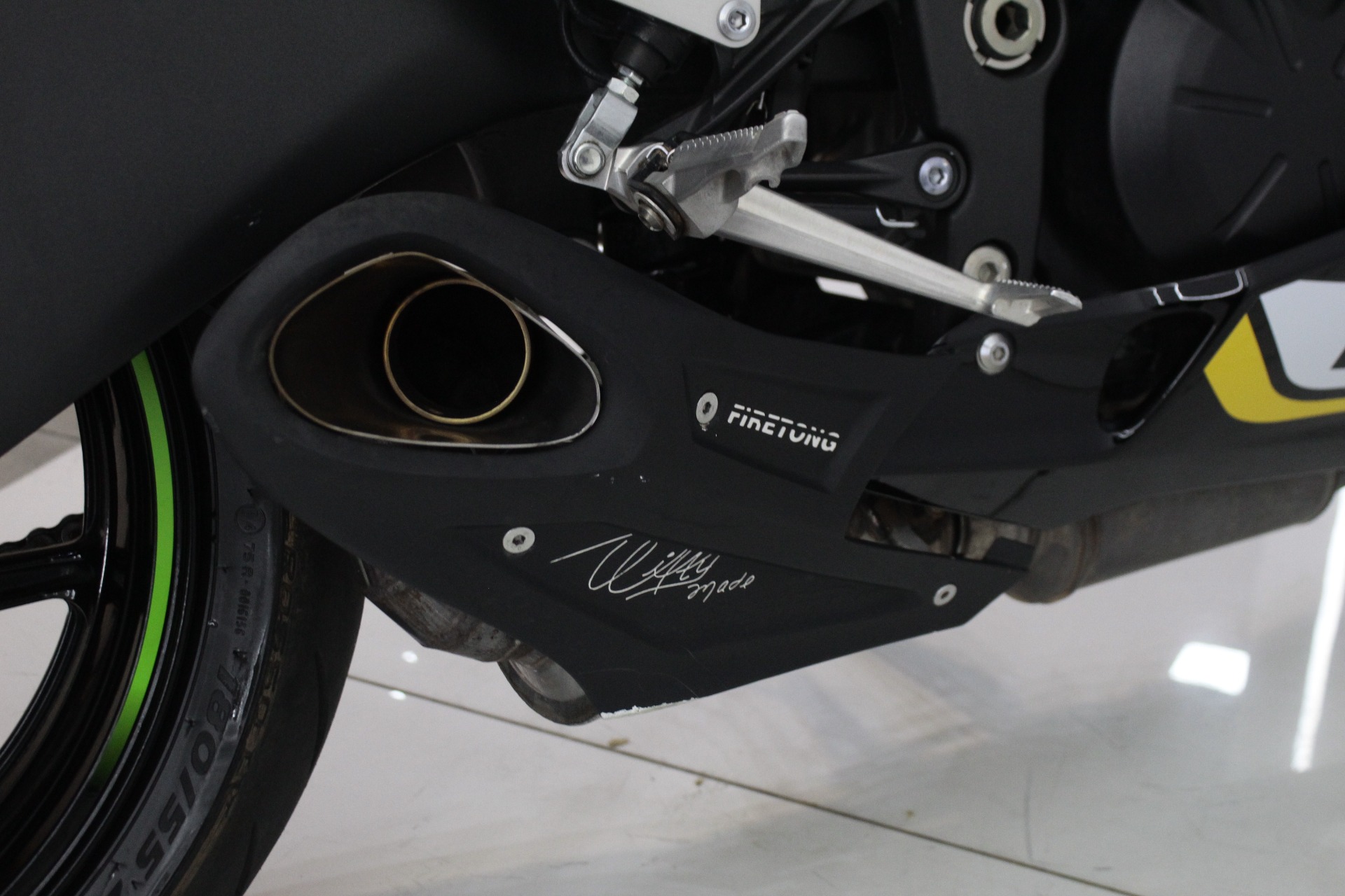 KAWASAKI NINJA ZX-6R