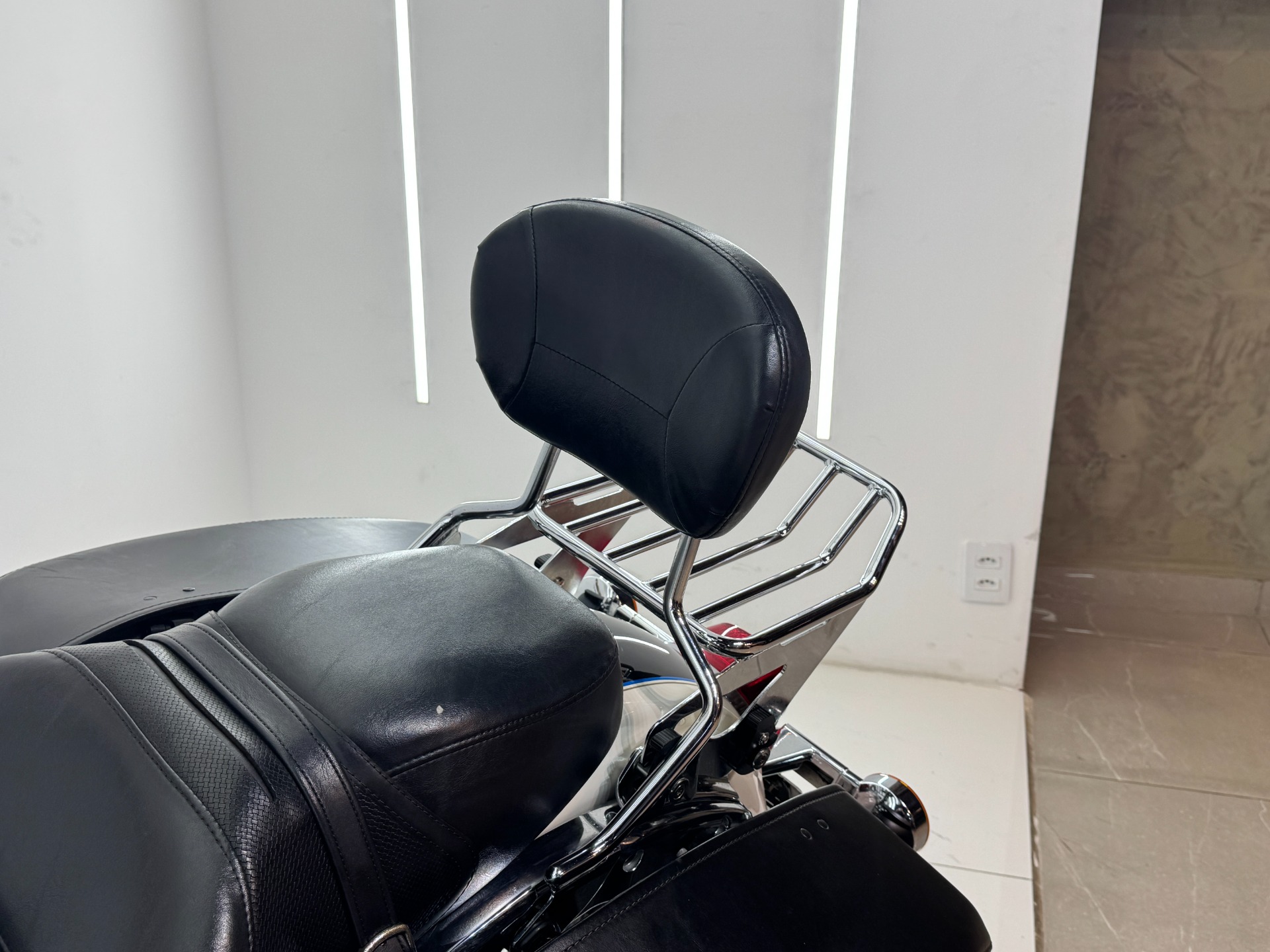 HARLEY-DAVIDSON ROAD KING CLASSIC