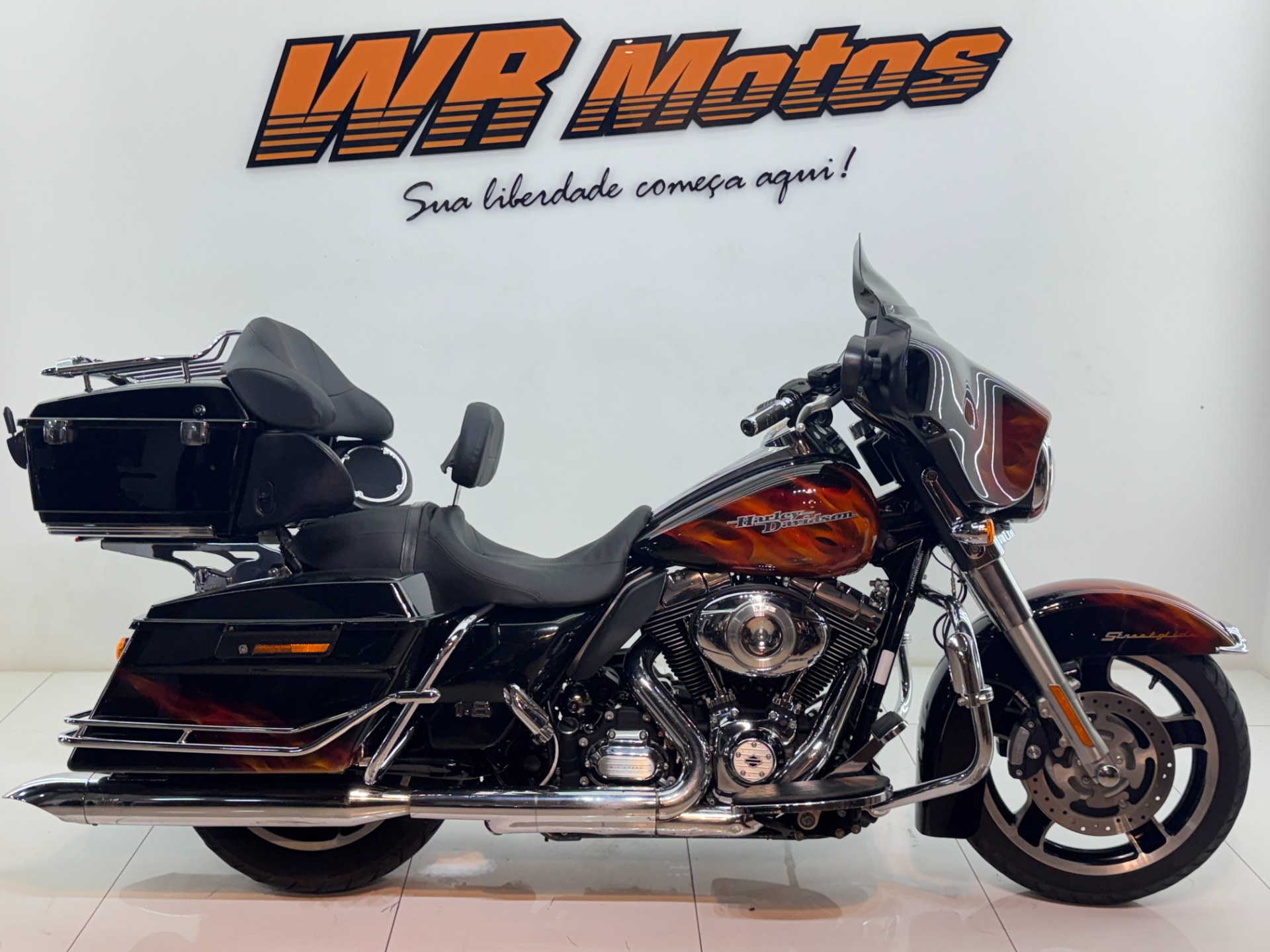 HARLEY-DAVIDSON STREET GLIDE