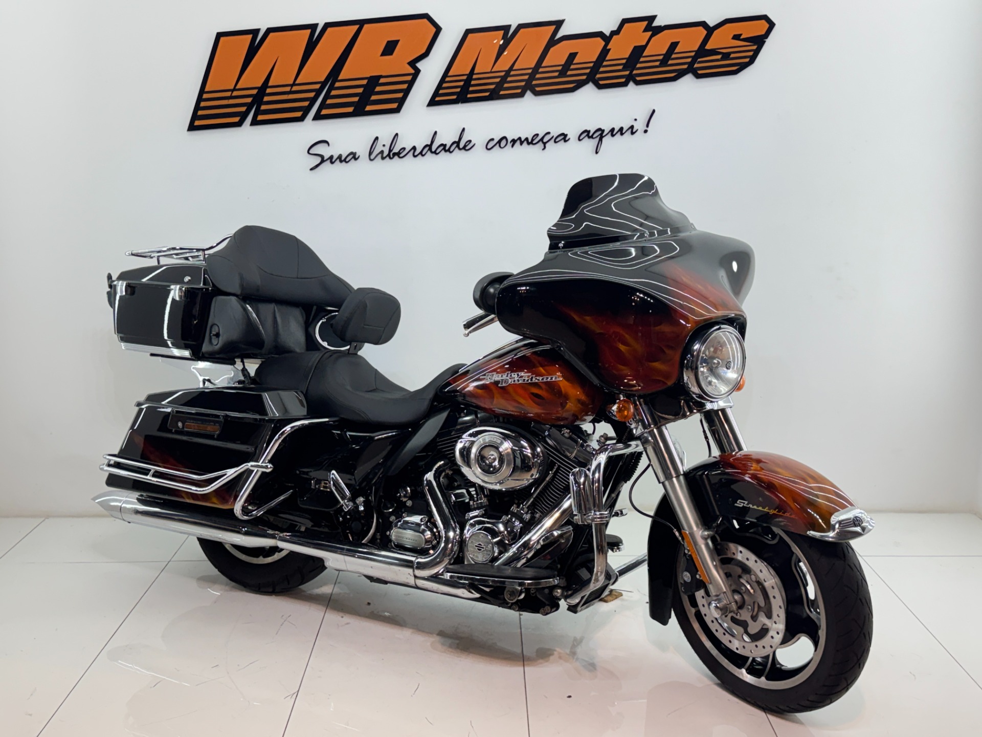 HARLEY-DAVIDSON STREET GLIDE