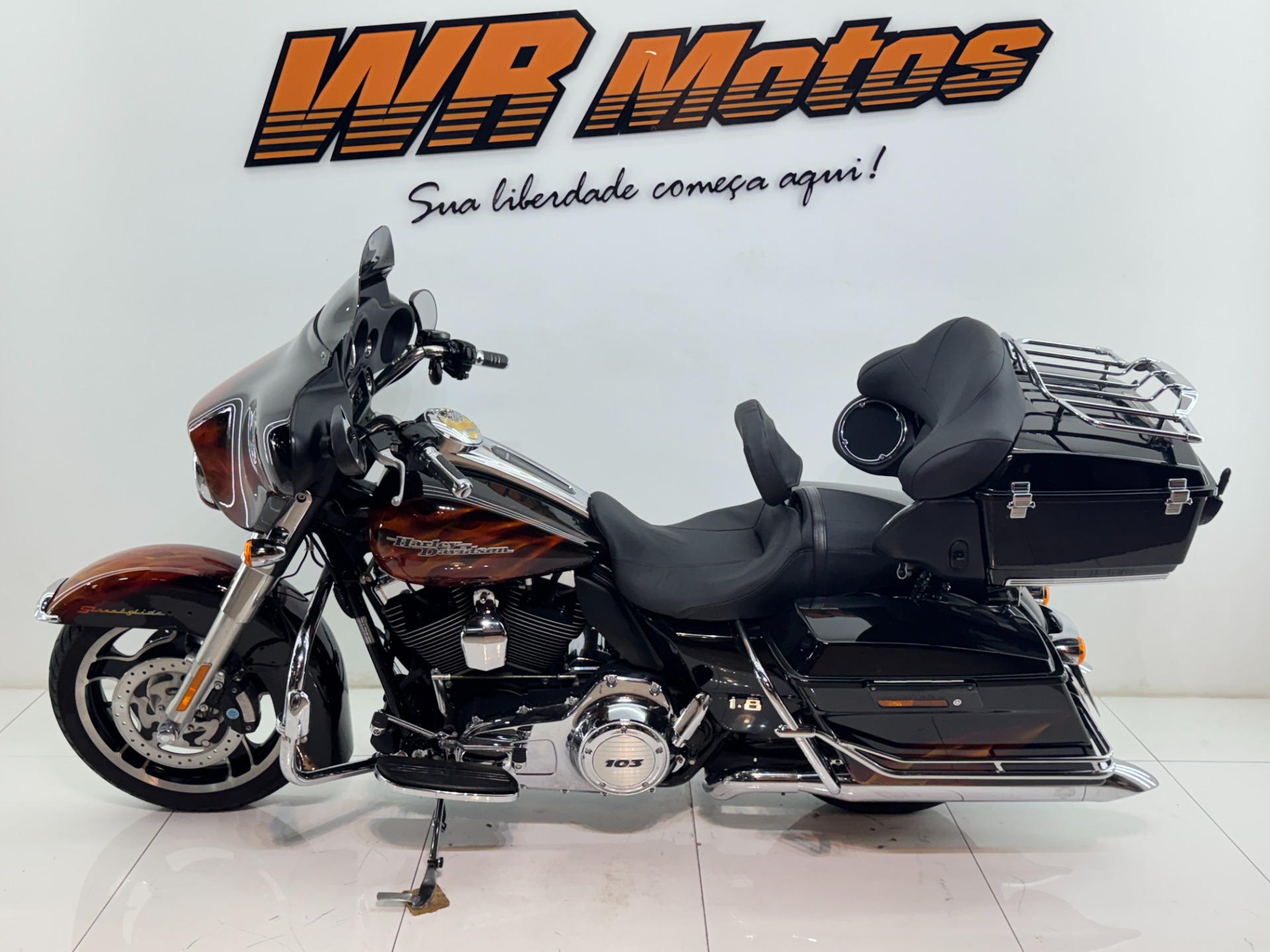 HARLEY-DAVIDSON STREET GLIDE