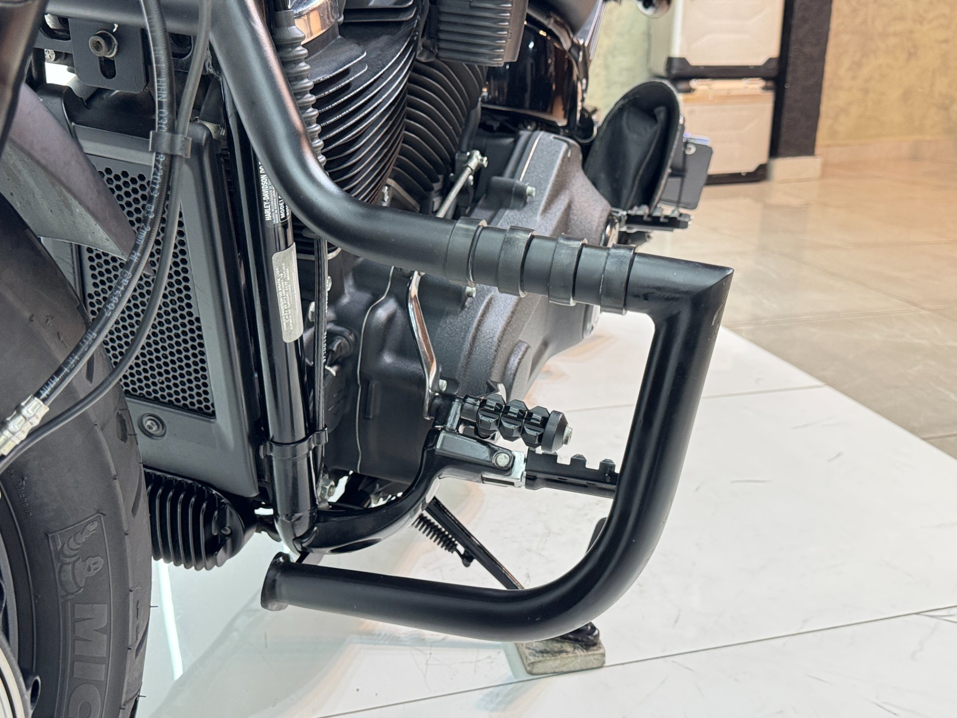 HARLEY-DAVIDSON SOFTAIL FAT BOB 114