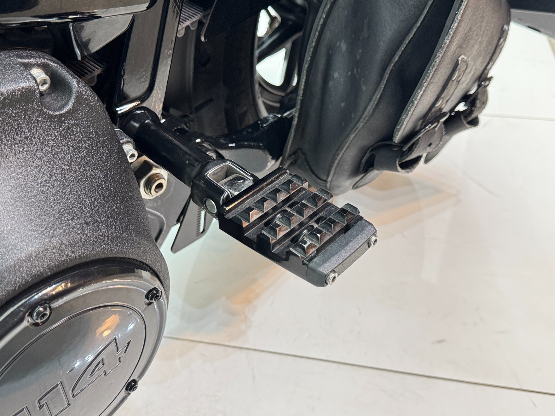 HARLEY-DAVIDSON SOFTAIL FAT BOB 114