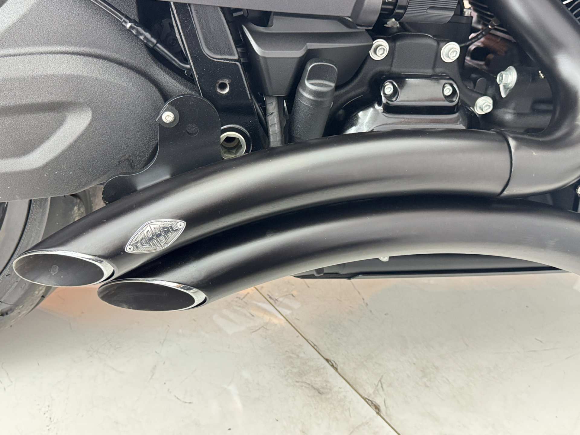 HARLEY-DAVIDSON SOFTAIL FXDR 114