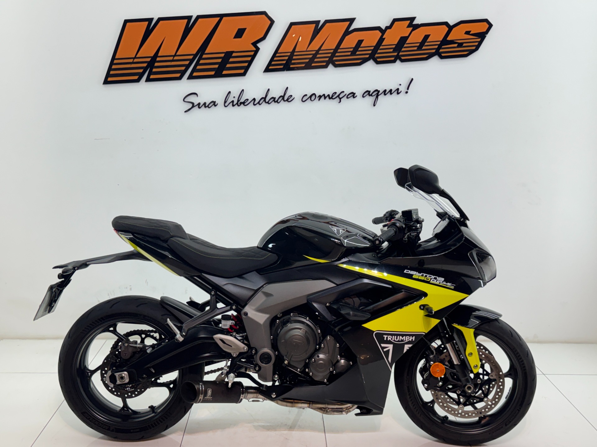 TRIUMPH DAYTONA 660